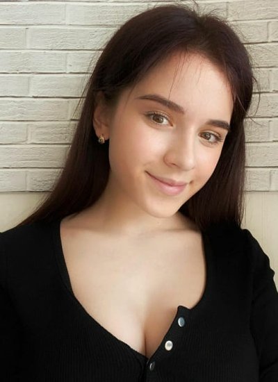 Анна Комарова (Anny Myrrr)