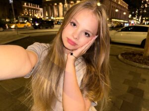 Милана Стар