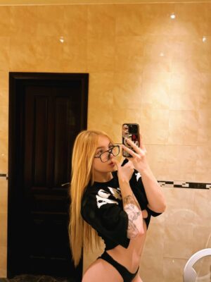 Мира (Naughty Kitten)